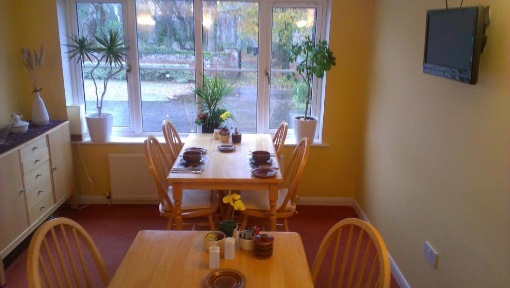 St Edmundsbury B&B Drayton  外观 照片