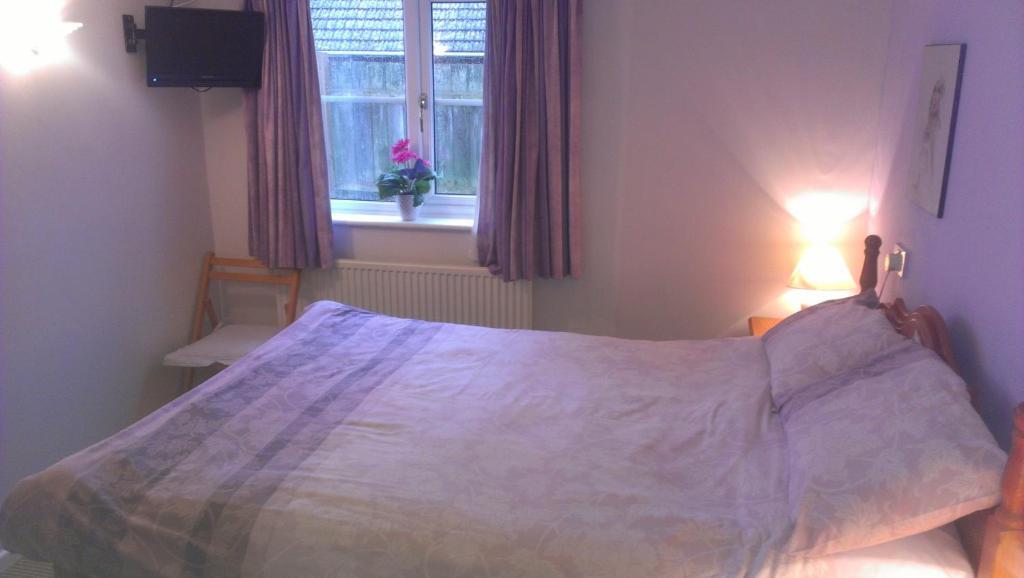 St Edmundsbury B&B Drayton  外观 照片