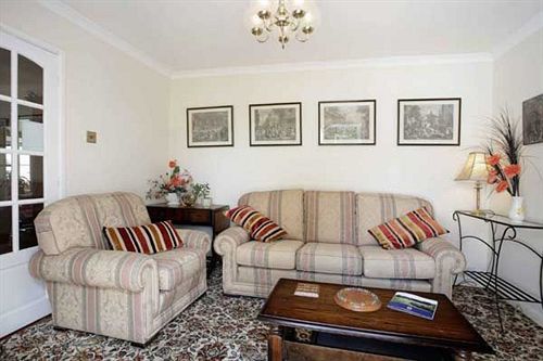 St Edmundsbury B&B Drayton  外观 照片
