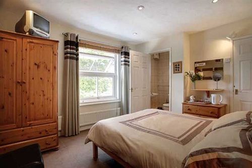 St Edmundsbury B&B Drayton  外观 照片